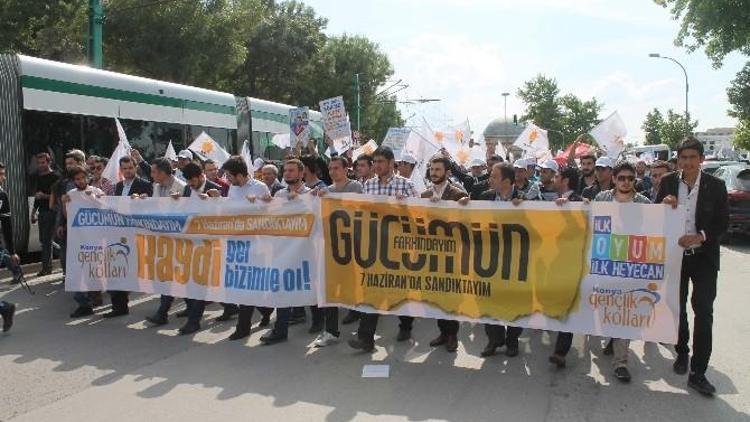 Başbakan Davutoğlu’na Gençlik Yürüyüşü İle Destek