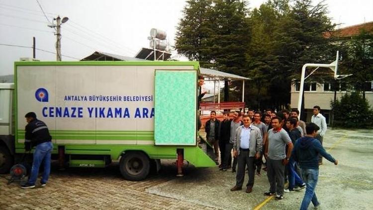 Korkuteli’nde Öğrencilere Uygulamalı Gassallık Dersi