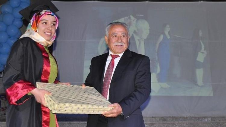 Korkuteli Anadolu Öğretmen Lisesi İlk Mezunlarını Verdi