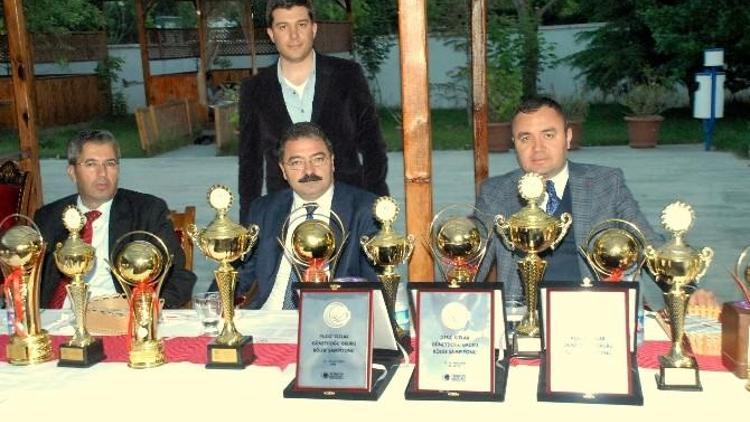 Kaymakam Sarı’dan Sporculara Başarı Belgesi