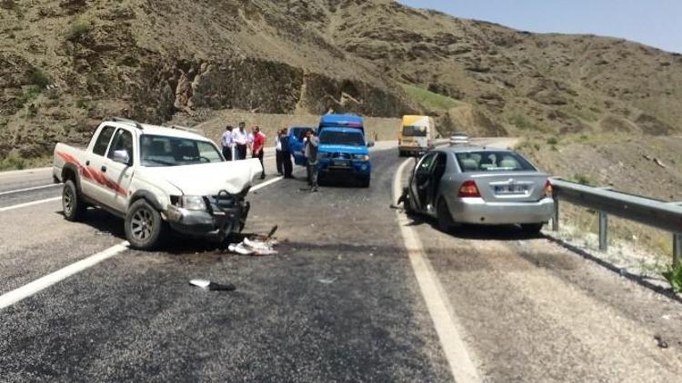 Van’da Trafik Kazası: 4 Yaralı