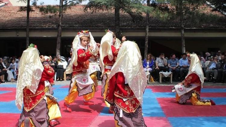 Tosya’da Halk Eğitim Merkezi Sergisi Açıldı