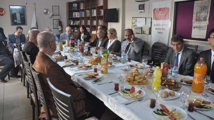 Zonguldak Gazeteciler Cemiyeti MHP Milletvekili Adaylarını Ağırladı