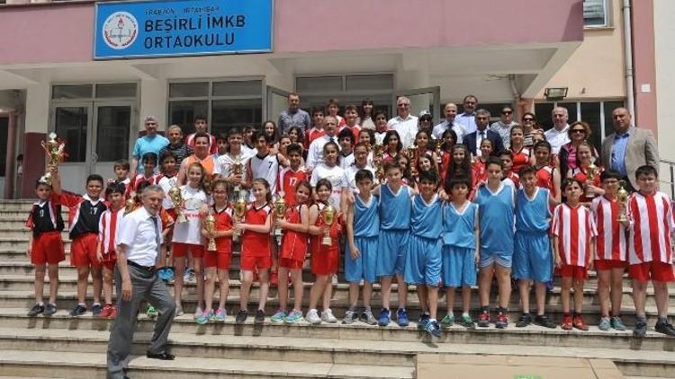 Trabzon’da Okul Sporları Faaliyetlerine En Fazla Branşta Katılan Okullar Desteklendi