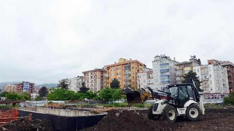 Araklı Ve Beşikdüzü İlçelerinde Alt Yapı Çalışmaları Sürüyor