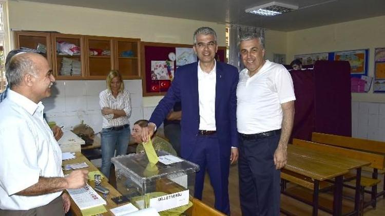 MHP Milletvekili Adayları Oylarını Kullandı