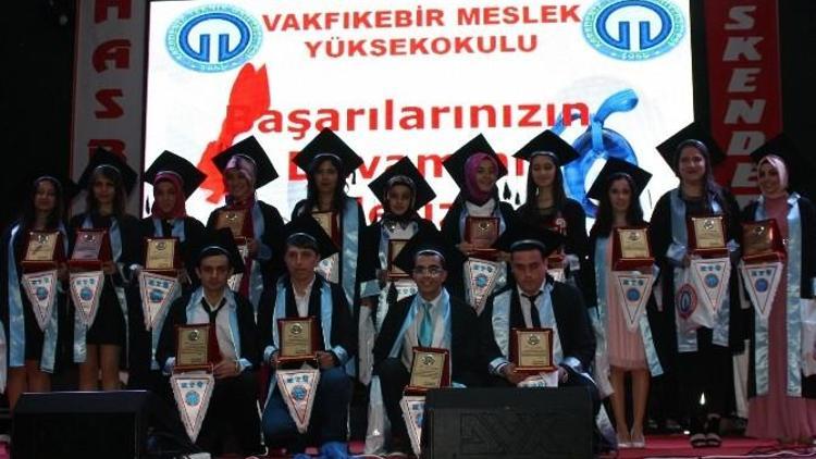 Vakfıkebir Meslek Yüksekokulu 9. Mezunlarını Uğurladı