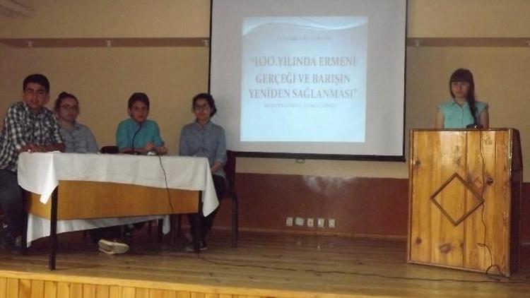 Öğrencilerden ’100. Yılında Ermeni Gerçeği Ve Barışın Yeniden Sağlanması Konferansı’