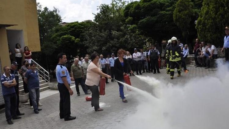 Büyükşehir İtfaiyesi Tatbikat Ve Eğitimlere Devam Ediyor