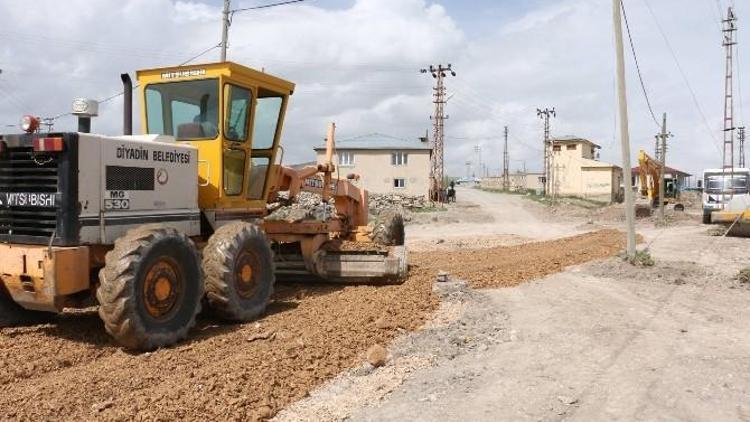 Diyadin’de Yol Yapım Çalışmaları