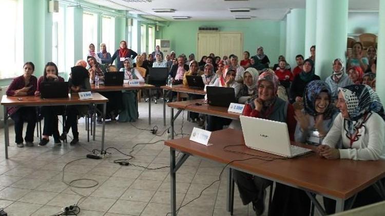 Sakarya’da AFAD, Halk Eğitim Merkezi Ve S.a.b.a.h. Derneği İşbirliği İle Afet Bilinci Bilgi Yarışması Düzenlendi