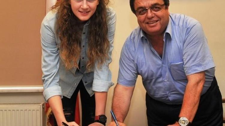 Nilüfer Belediyespor, Meryem Boz’u Renklerine Kattı