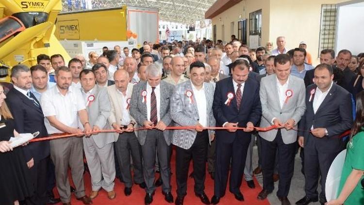 Aksaray’da Sanayi, Ticaret Ve Turizm Fuarı Açıldı