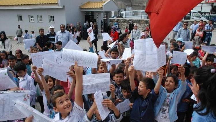 Gürün’de Okullarda Karne Heyecanı Yaşandı