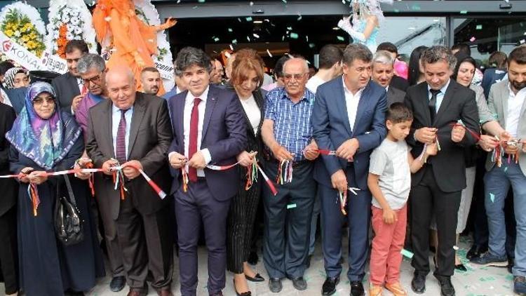 Konya’nın İlk Outlet Alışveriş Merkezi Açıldı