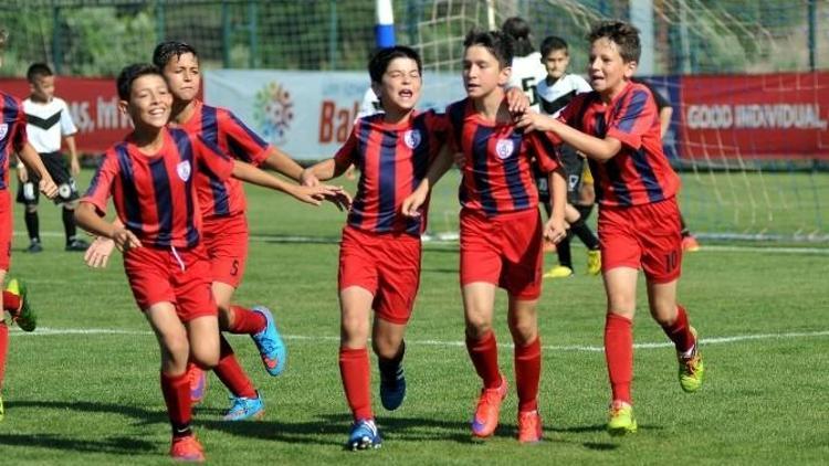 U11 İzmir Balkan Cup’ta Heyecan Fırtınası