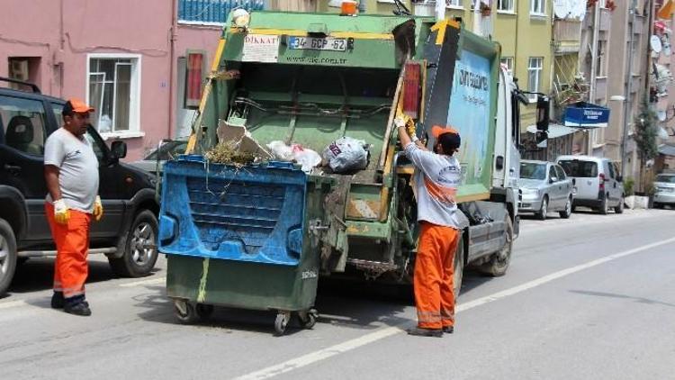 İzmit’te Günde 350 Ton Çöp Çıkıyor