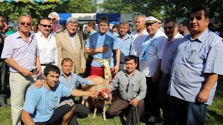 Başkan Karaosmanoğlu Tepreş Şenliğine Katıldı