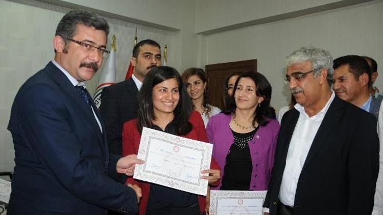 Mardin’de HDP’li Vekiller Mazbatalarını Aldı