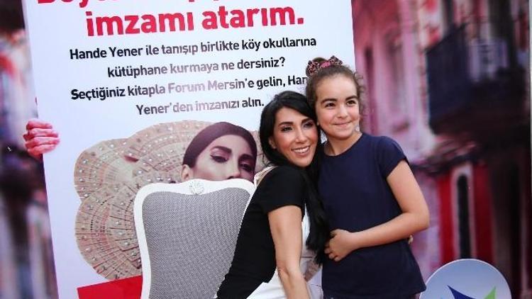 Hande Yener, Köy Okullarına Kütüphane İçin İmza Attı