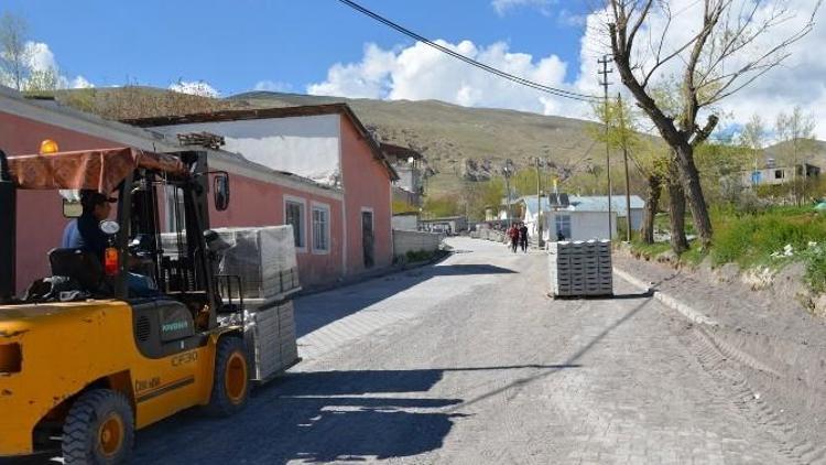 Adilcevaz Belediyesi Çalışmalarını Aralıksız Sürdürüyor