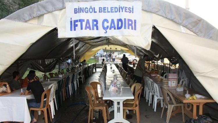 Belediye 600 Kişilik Ramazan Çadırı Kurdu