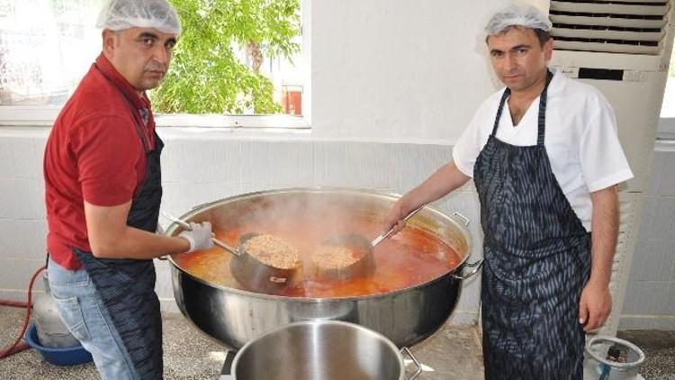 Elbistan’da Günde 20 Bin Kişiye Sıcak Yemek Dağıtılacak