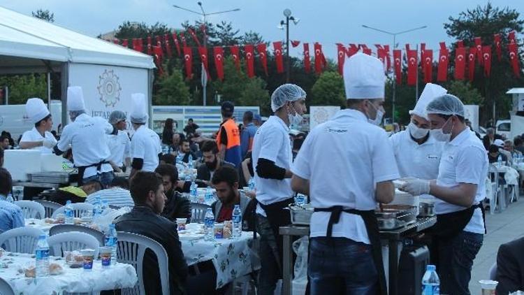 Erzurum’da İlk İftar Heyecanı