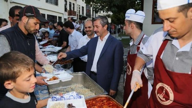 Şehreküstü Konaklarındaki İftara Yoğun İlgi