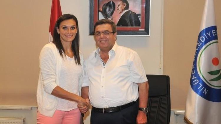 Eczacıbaşı’nın Kaptanı Esra Nilüfer Belediyespor’da