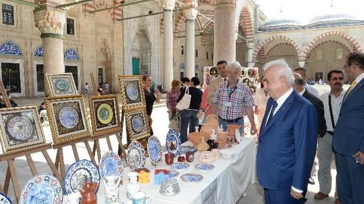 Selimiye Camii Bahçesinde Yıl Sonu Sergisi Açıldı