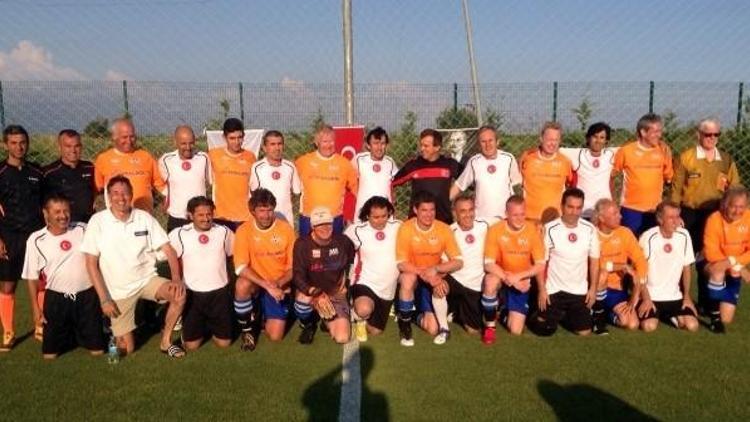 Hollandalı Belediye Başkanları, Tatili Futbol Maçıyla Noktaladı