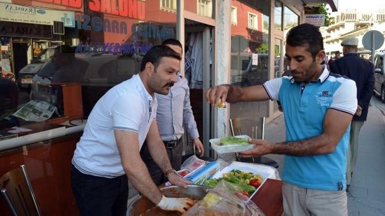 Ramazan’da Çiğ Köfte Ekmek Kapısı Oldu