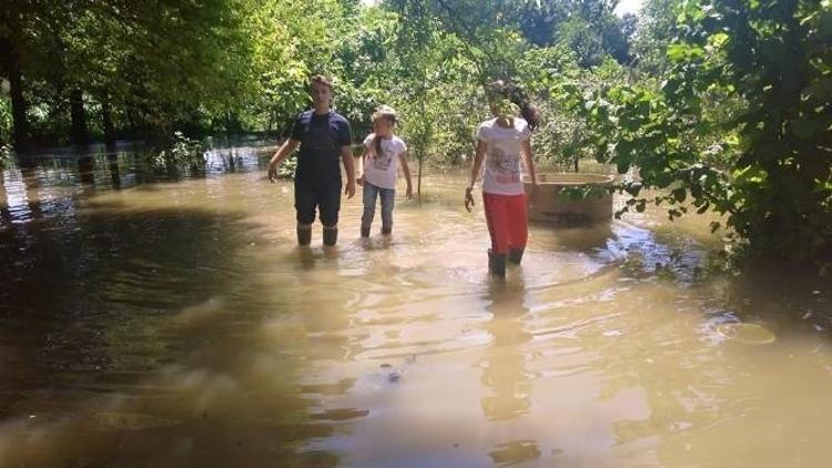 Erenler’de Su Baskınları Mağdur Etti