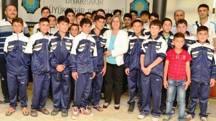 Erciş Belediye Spor U-13 Futbol Takımı Bölge Birincisi Oldu