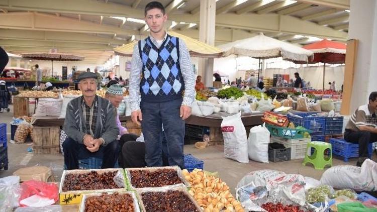 Ramazan Ayının İlk Pazarında Hurma Satıcılarına Büyük İlgi