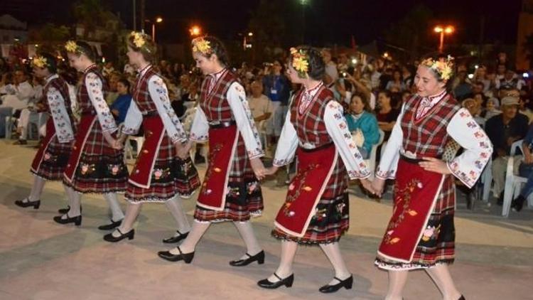 2. Ayvalık Uluslararası Güneş-kum Festivalinde Renkli Görüntüler Oluştu