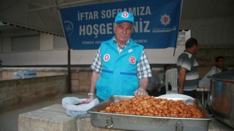 Mardin Müftülüğünden Afgan Mültecilere İftar Yemeği