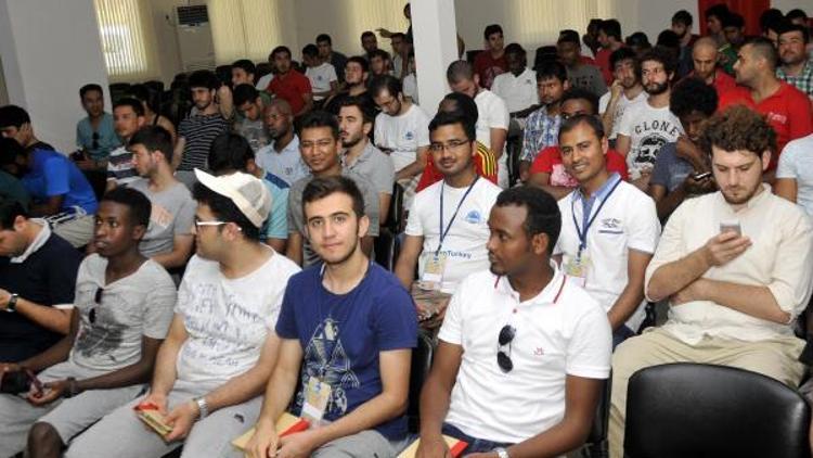 56 ülkeden 150 Müslüman genç demokrasi için Antalyada buluştu