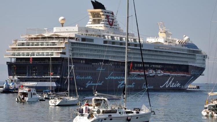 Mein Schiff 2 yine Bodruma demirledi