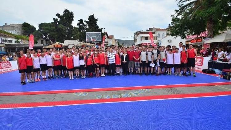 Sokak Basketbol Turnuvası Foça’da Başladı