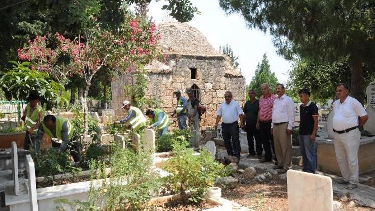 Mezarlıklara Ramazan Bakımı