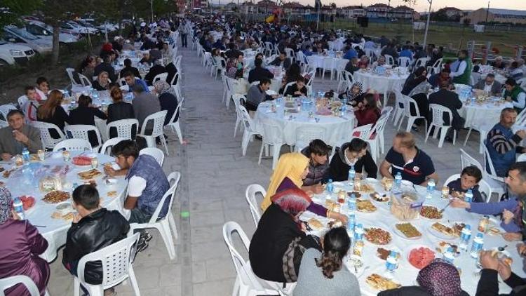 Kayseri Şeker İftar Sofrası, Aşık Veysel’in Memleketi Şarkışla’da Yoğun İlgi Gördü