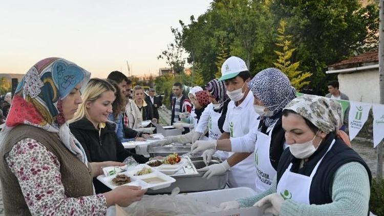 Sazova Mahallesi’nde İftar Sevinci