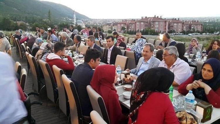 Akşehir Belediyesi’nden Şehit Ve Gazi Ailelerine İftar