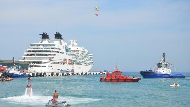 Kuşadası’nda Denizcilik Ve Kabotaj Bayramı Kutlamaları