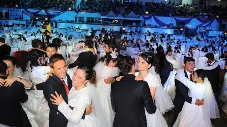 Büyükşehir, 2015 Yılında 215 Çifti Evlendirecek
