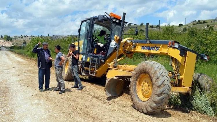 Taşkesiği Yolu Asfaltlanıyor