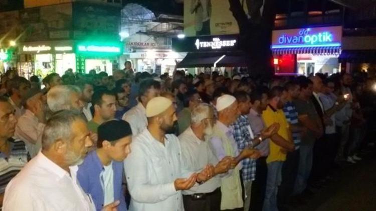 Doğu Türkistan’da Ölenler İçin Gıyabi Cenaze Namazı Kılındı