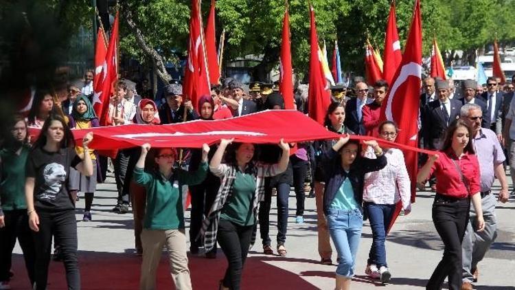 Atatürk’ün Erzurum’a Gelişinin 96. Yıl Dönümü Törenlerle Kutlandı